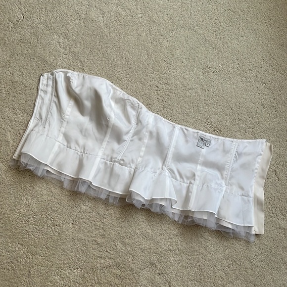 Polka Dot Strapless Toole Corset Top - Picture 7 of 8